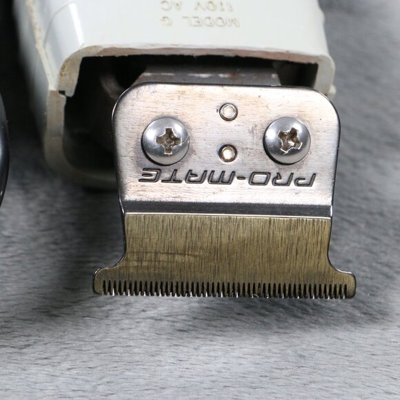 Andis T-Outliner Professional Modified Skeleton Pro Trimmer With Pro-Mate Blade - Picture 7 of 8